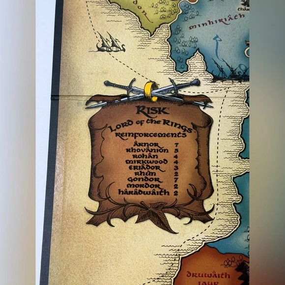 RISK The Lord Of The Rings Trilogy Edition LIKE NEW Complete with Ring CIB - Picture 13 of 15